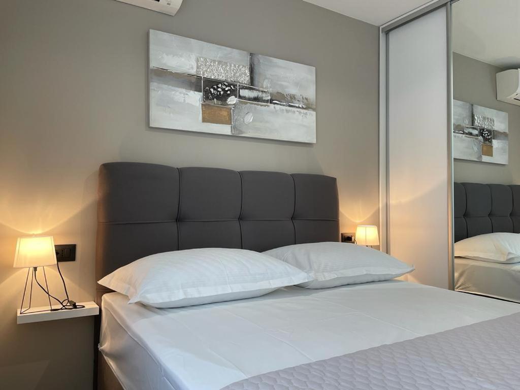 Apartment Linda With Panoramic Sea View Makarska Exteriör bild