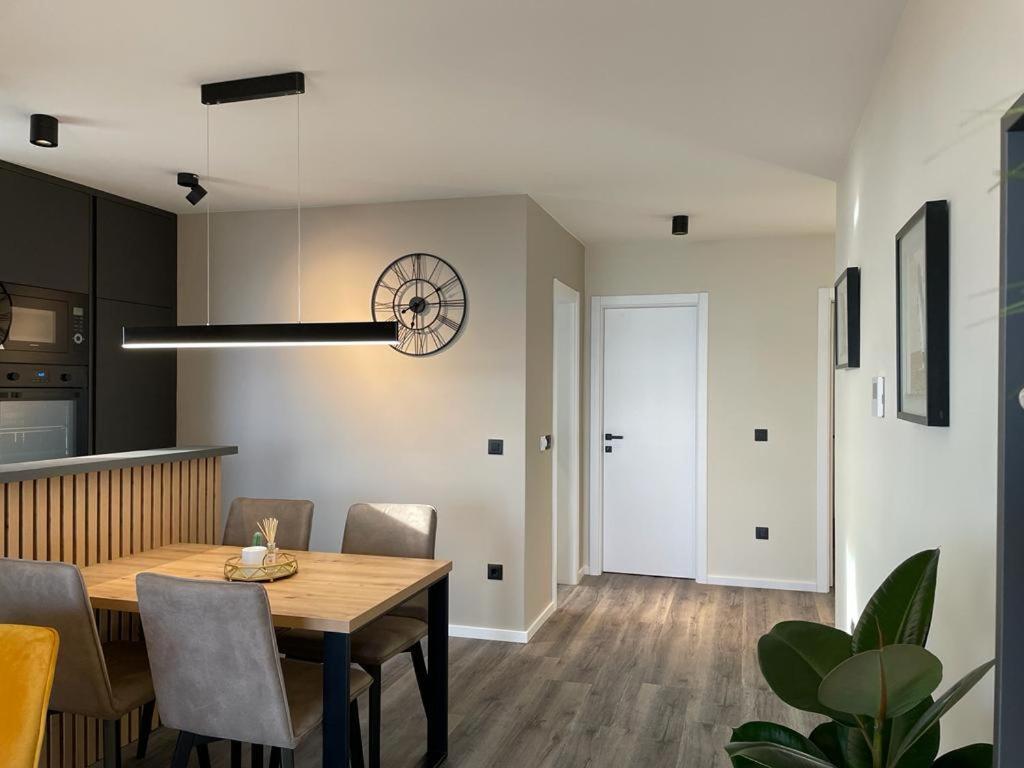 Apartment Linda With Panoramic Sea View Makarska Exteriör bild