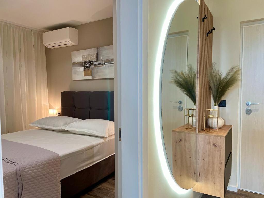 Apartment Linda With Panoramic Sea View Makarska Exteriör bild